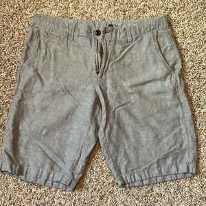 Gap Men’s Light Gray Casual Shorts, Size 33.